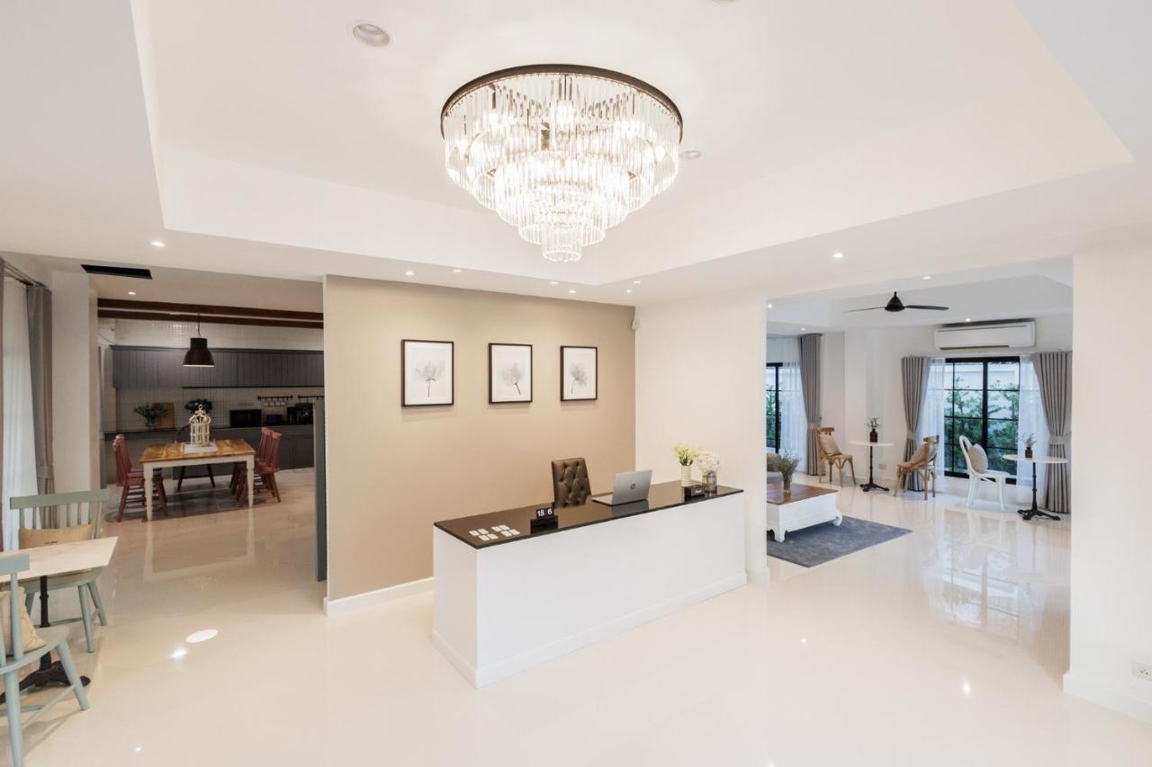 Casa Luna Bangkok Exteriör bild